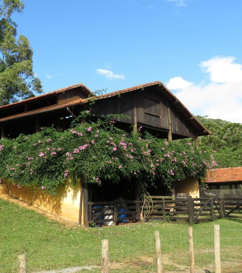 Chalet da Hortênsias Villa Cunha Bagian luar foto